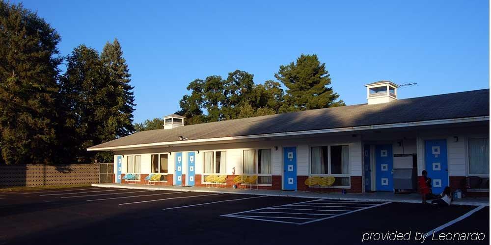 Blue Sky Inn Glens Falls-Saratoga-Lake George Eksteriør bilde
