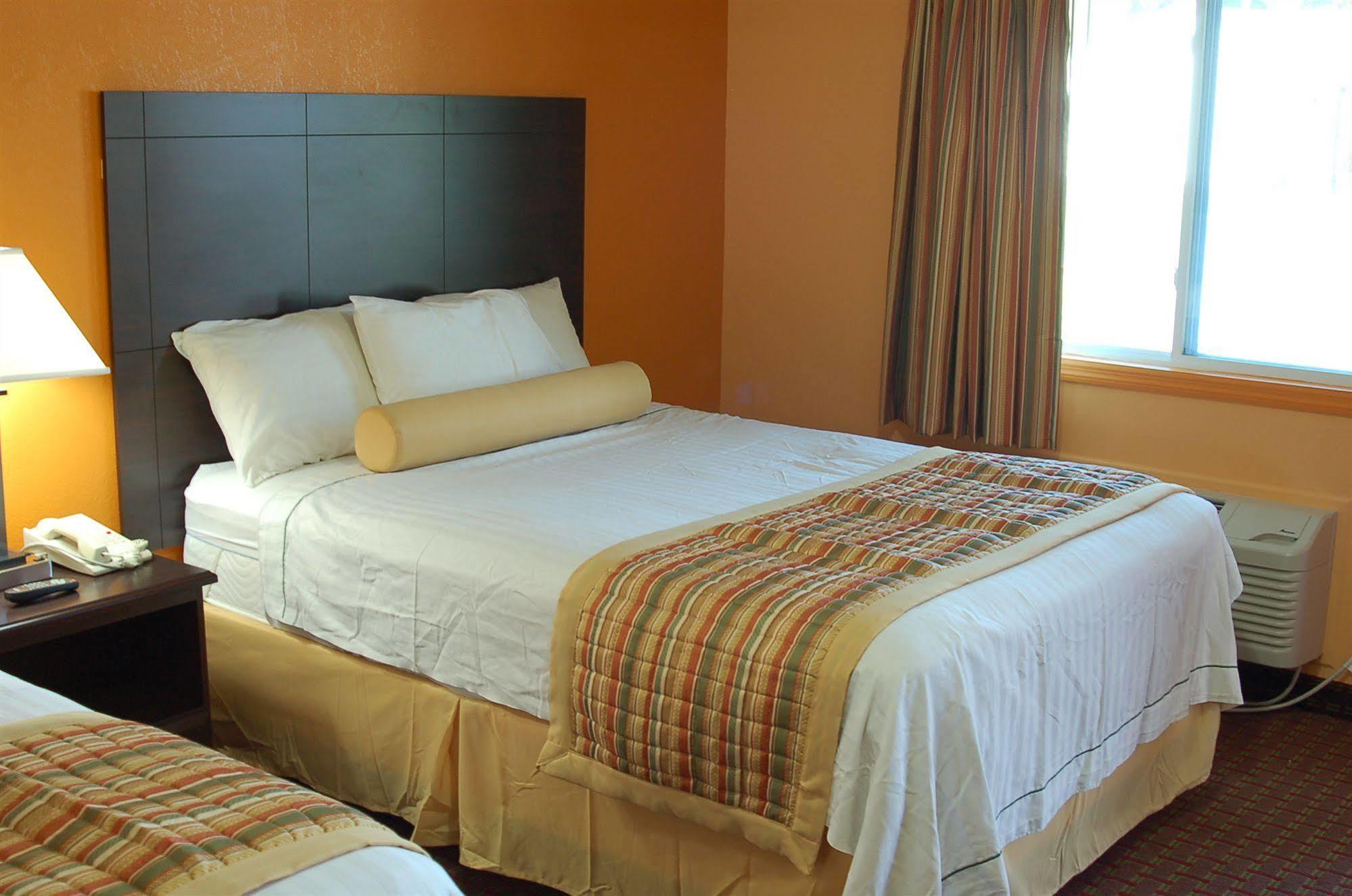 Blue Sky Inn Glens Falls-Saratoga-Lake George Eksteriør bilde